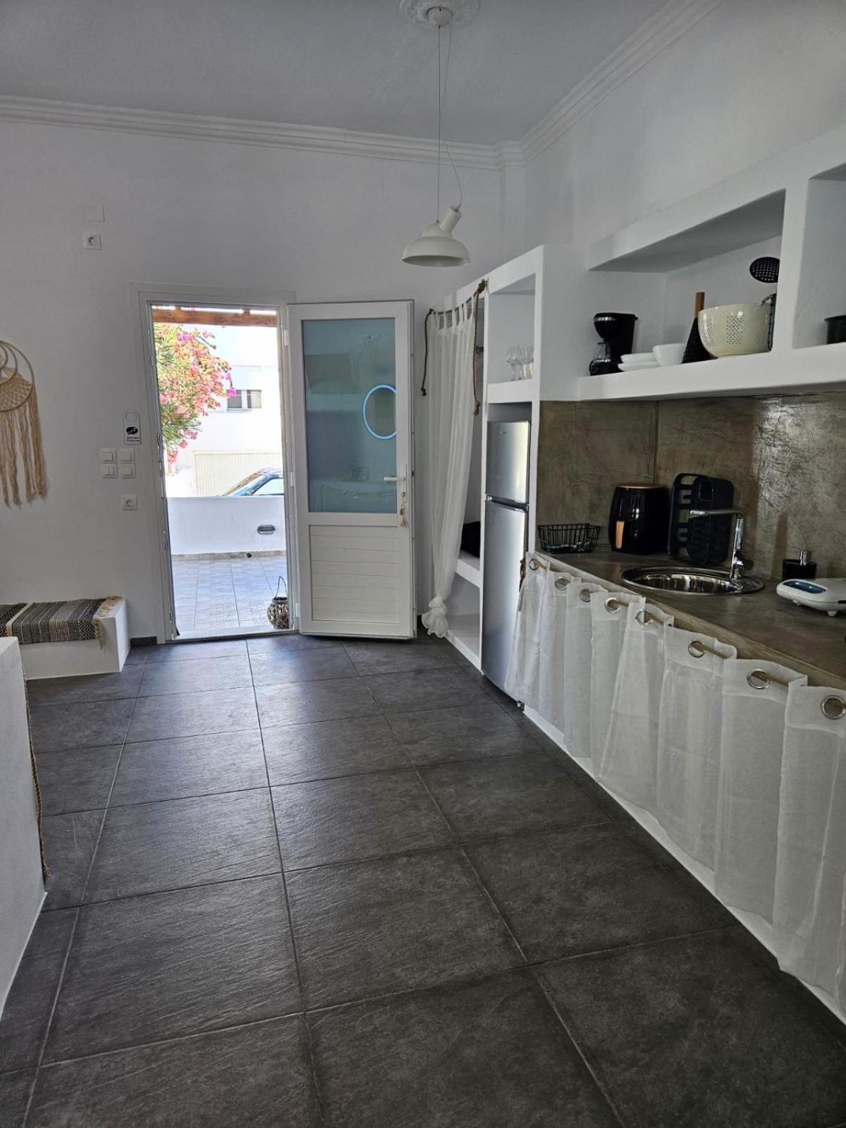 Eris Studios Adamantas  Exterior photo
